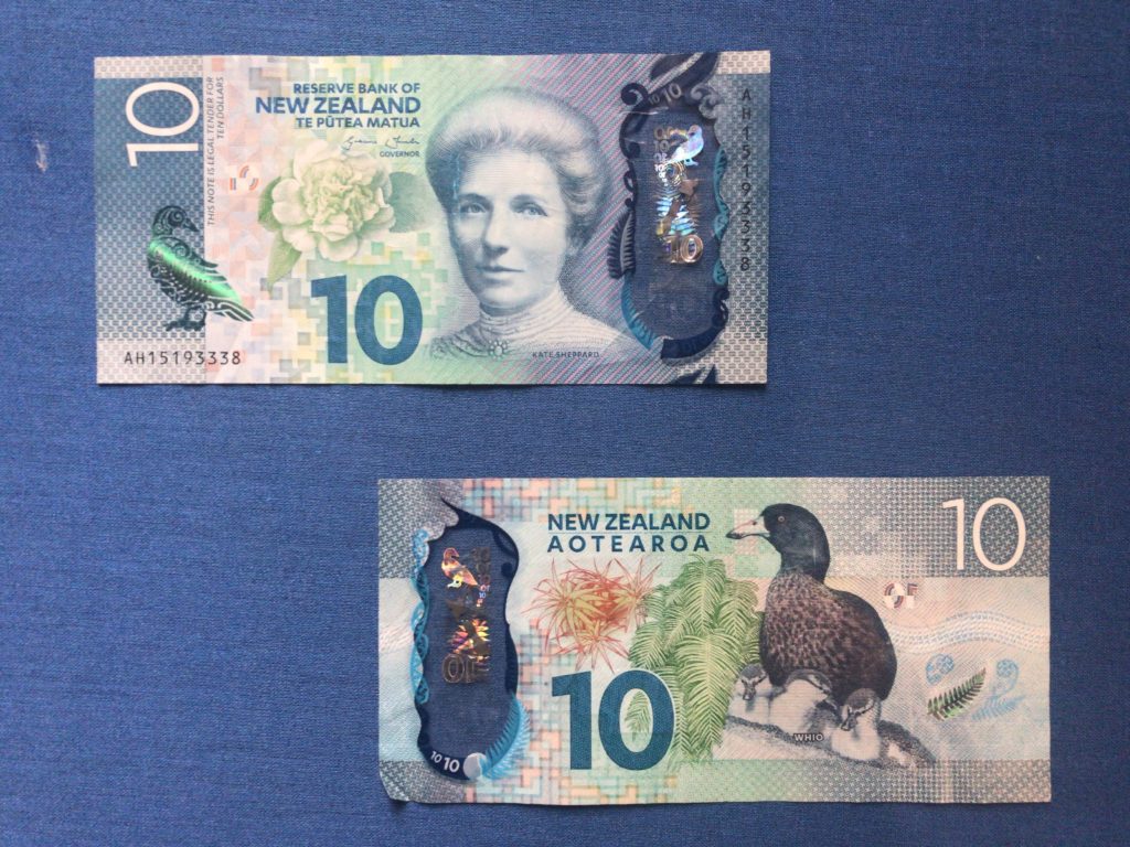 豪華絢爛 ニュージーランド新10ドル紙幣についてまとめてみる シアターカミカゼ
