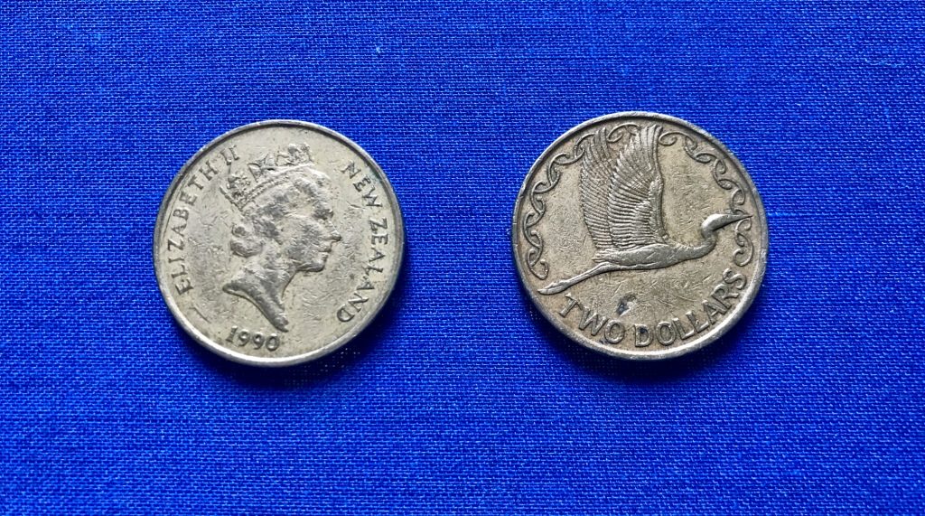 ニュージーランド1デカくて金色のコイン】 2ドル（2 dollers