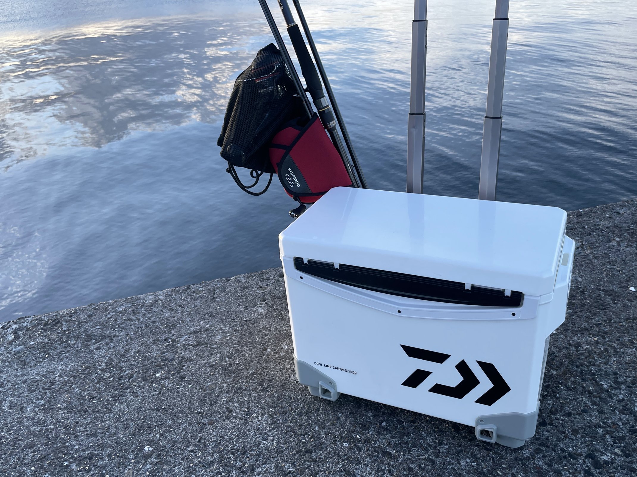 ダイワ(DAIWA) クーラーボックス クールラインα SURF S1500X 釣り 小型 15リットル 発泡スチロール DAIWA クーラーボックス  ダイワ クールラインα 釣り S1500X SURF 小型 ダイワクーラーボックスクールラインs1500